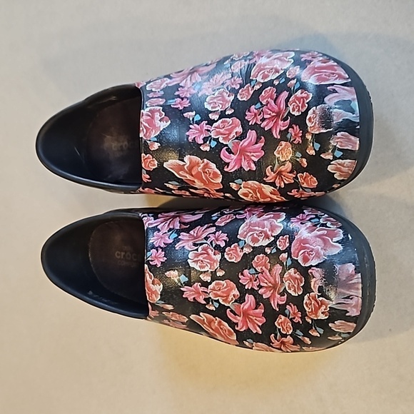 Floral crocs clogs - Picture 2 of 9
